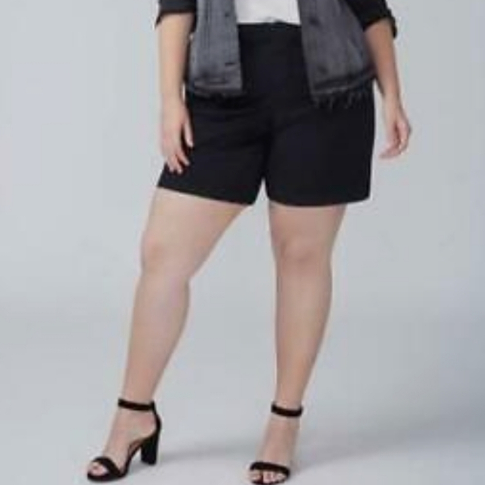 Lane Bryant Classic Girlfriend Shorts with a Vented Side Hem in Black Size 18